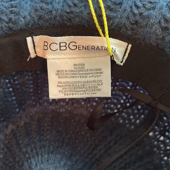 New BCBG Blue Knitted Hat - Picture 4 of 6